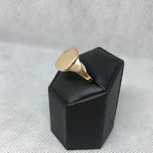 Load image into Gallery viewer, 9ct gold Gents signet ring
