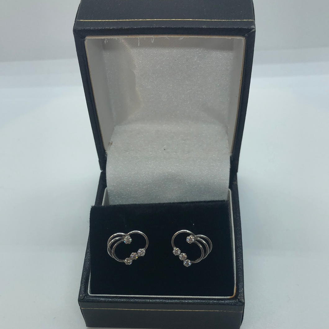 White gold and cubic zirconia earrings