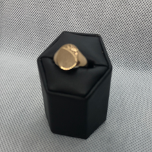 Load image into Gallery viewer, 9ct gold signet ring
