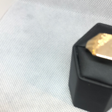 Load image into Gallery viewer, 9ct Gold Gents Signet ring
