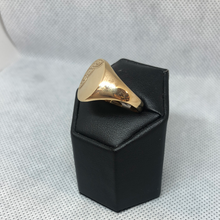 Load image into Gallery viewer, 9ct Gents Signet Ring
