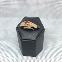 Load image into Gallery viewer, 9ct Gold and Garnet Gents ring
