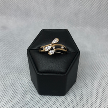 Load image into Gallery viewer, 9ct gold and cubic zirconia Ring
