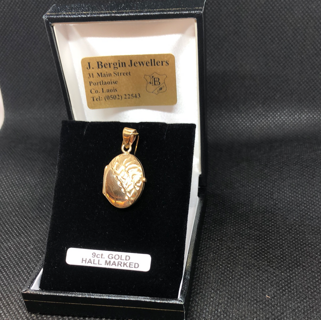9ct Gold locket , chain not included